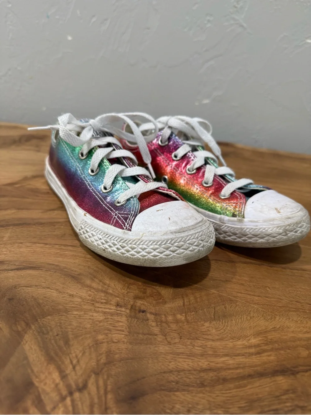 Converse Youth size 1 - Rainbow Metallic GLOW